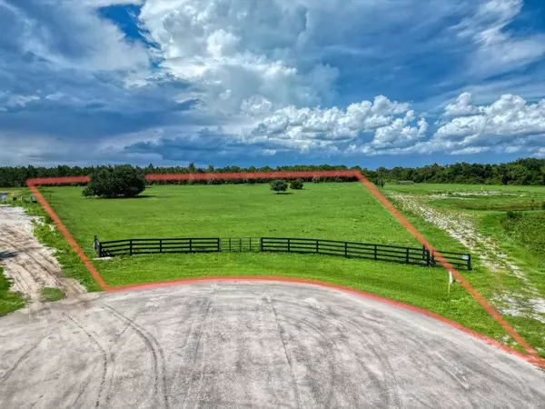 Okeechobee, FL 34974,13671 SE 22nd LN