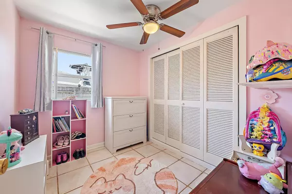 West Palm Beach, FL 33406,273 Florida Mango RD