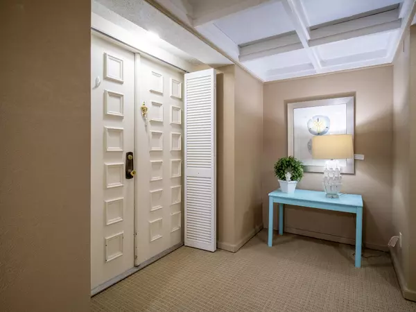 Stuart, FL 34996,1800 SE St. Lucie BLVD 12-102