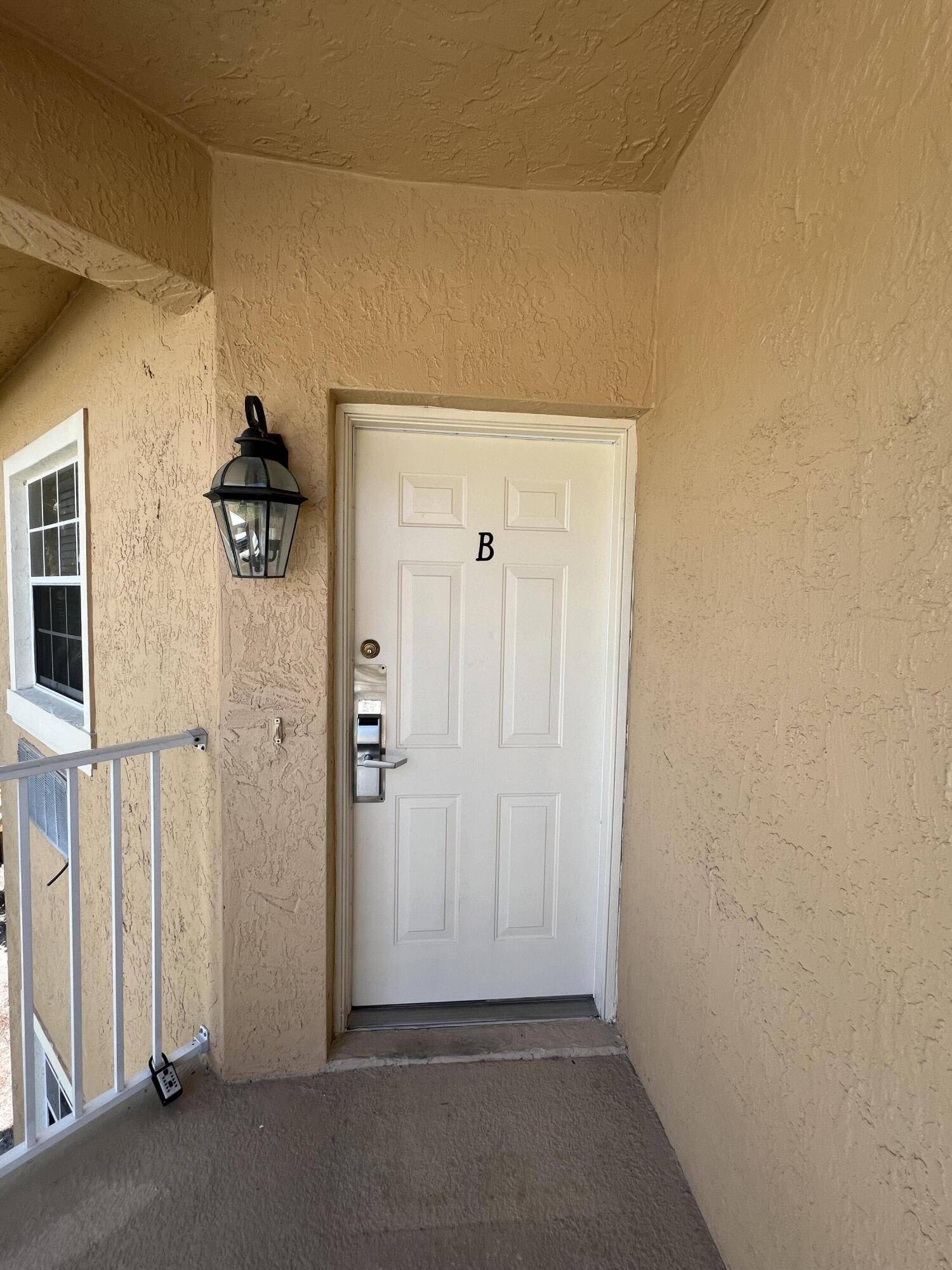 Port Saint Lucie, FL 34986,8314 Mulligan CIR B
