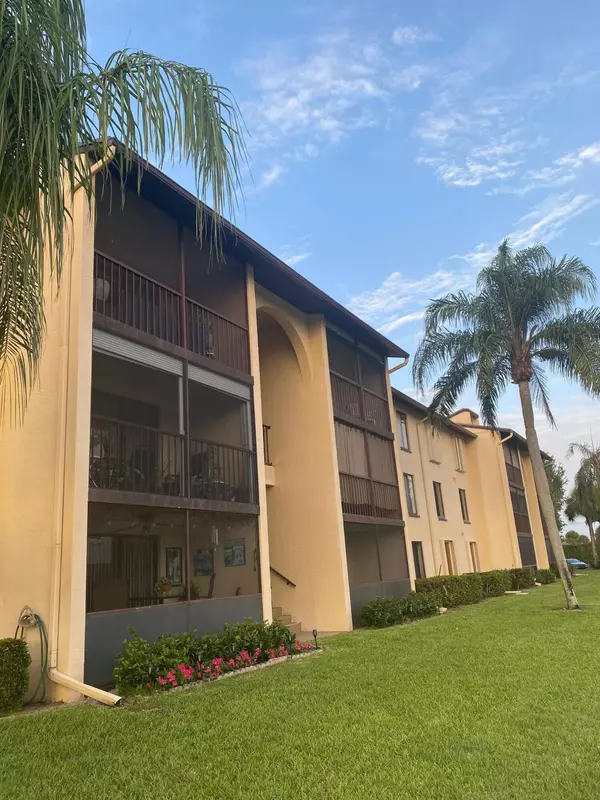 Greenacres, FL 33415,806 Sky Pine WAY G3