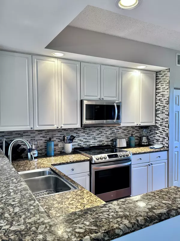 Boca Raton, FL 33432,26 Royal Palm WAY 402