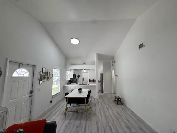 Palm Springs, FL 33406,1518 Royal Forest CT