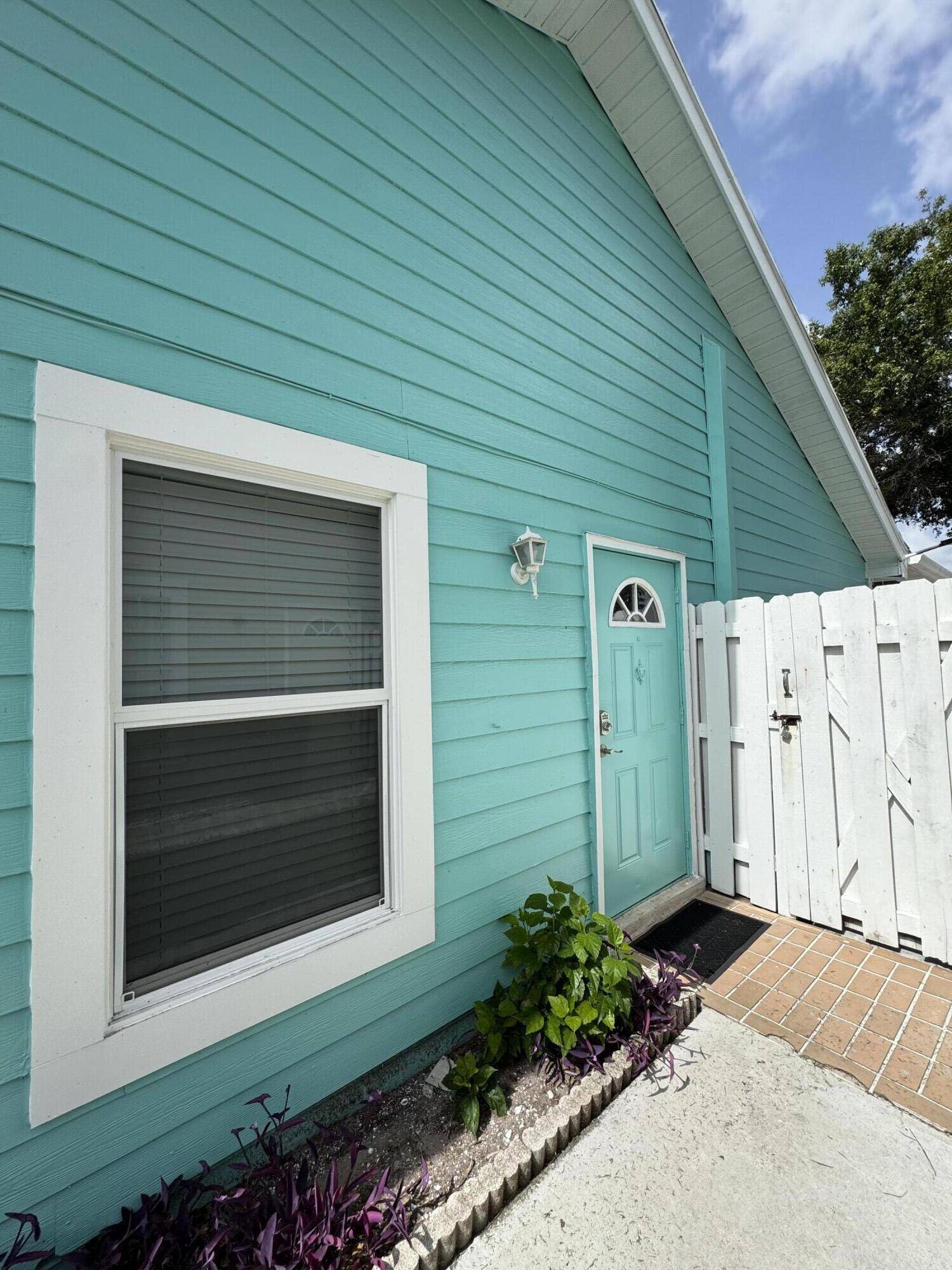 Palm Springs, FL 33406,1518 Royal Forest CT