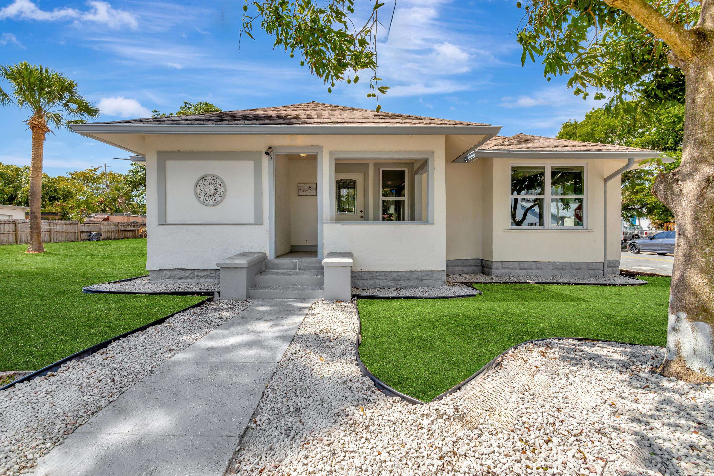 448 Roseland DR, West Palm Beach, FL 33405