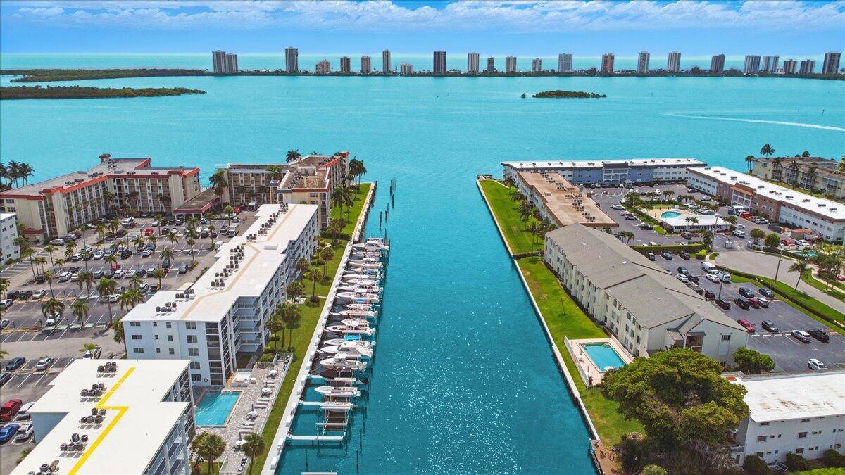 North Palm Beach, FL 33408,104 Paradise Harbour BLVD 104