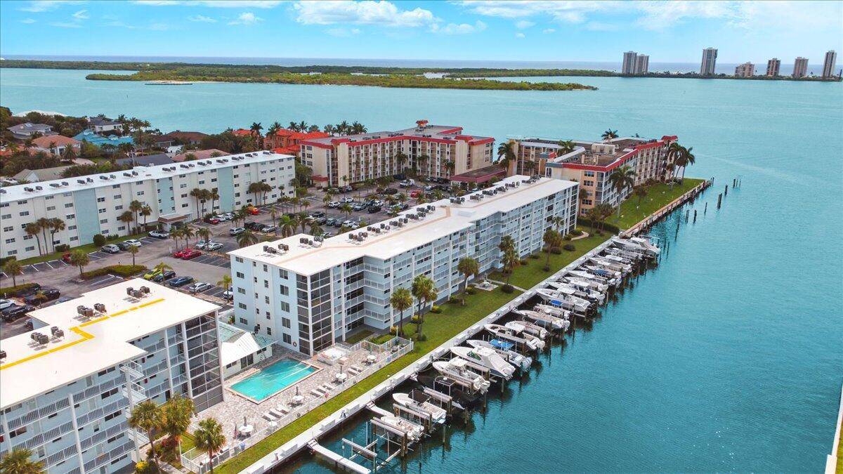 104 Paradise Harbour BLVD 104, North Palm Beach, FL 33408