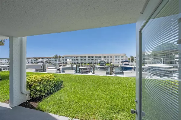 North Palm Beach, FL 33408,104 Paradise Harbour BLVD 104