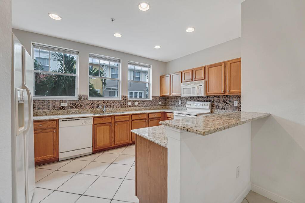 West Palm Beach, FL 33401,1727 San Benito WAY 7