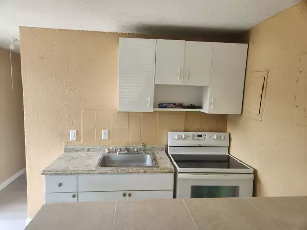 Riviera Beach, FL 33404,134 W 24th ST 3