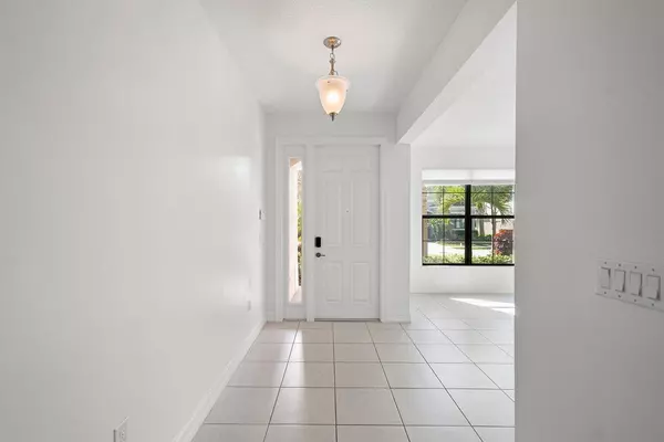 Delray Beach, FL 33446,8087 Fire Opal LN