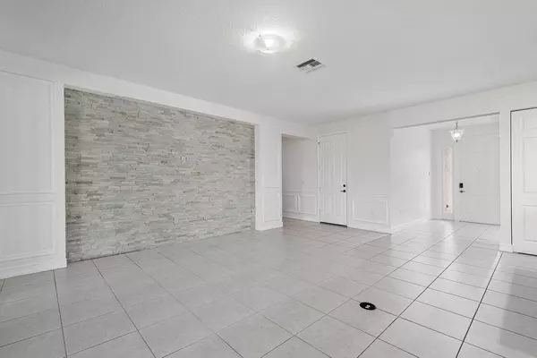 Delray Beach, FL 33446,8087 Fire Opal LN