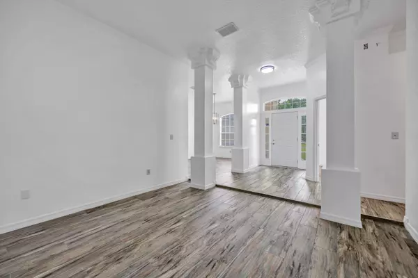 Jacksonville, FL 32218,462 S Jax Estates DR