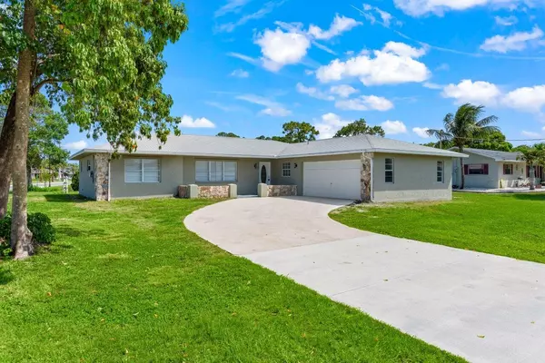 Port Saint Lucie, FL 34983,798 SE Atlantus AVE