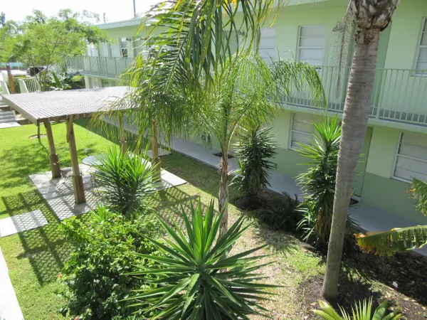 Lake Worth Beach, FL 33460,1122 N H ST 16