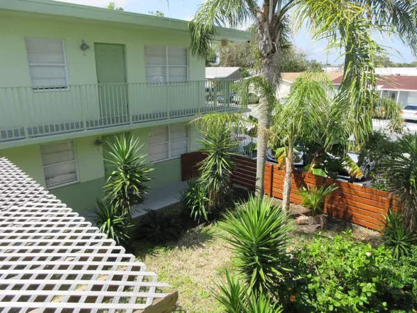 Lake Worth Beach, FL 33460,1122 N H ST 16