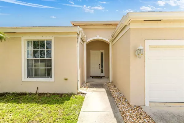 Port Saint Lucie, FL 34952,2481 SE Berkshire BLVD