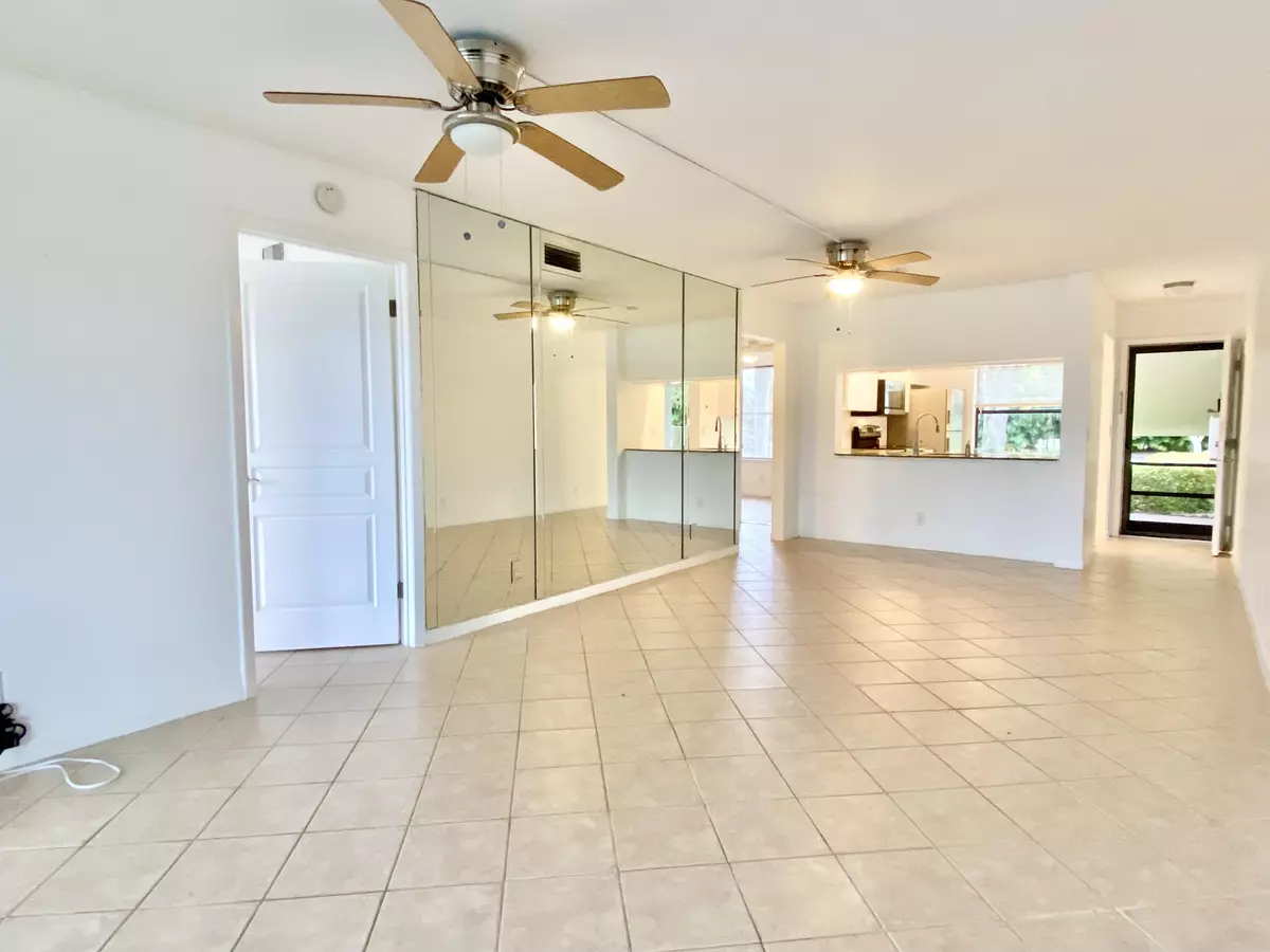 Palm Beach Gardens, FL 33418,6928 Briarlake Circle CIR 104