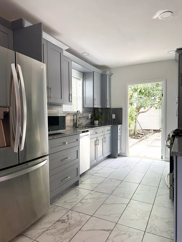 North Miami Beach, FL 33162,1721 NE 172nd ST