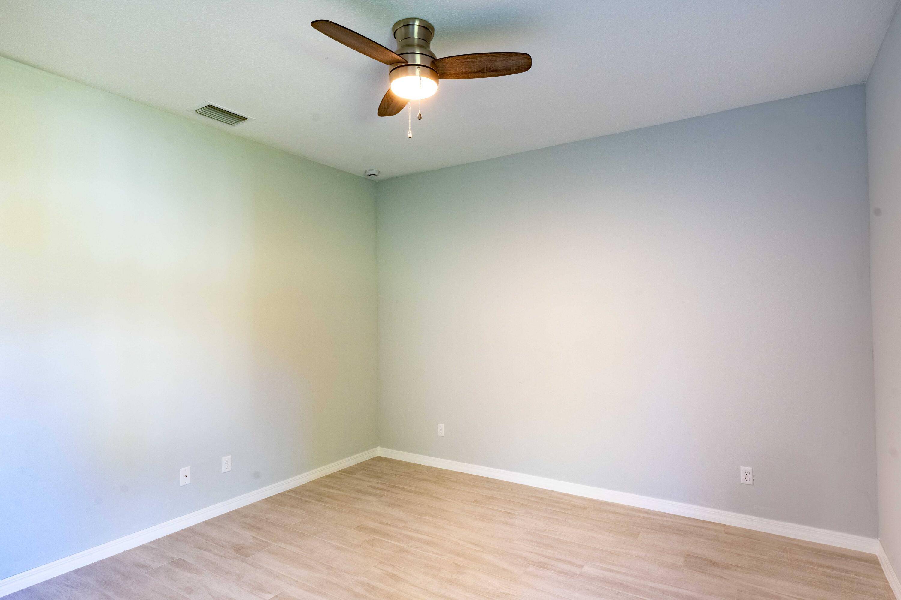 Vero Beach, FL 32962,1125 SW 11 CT