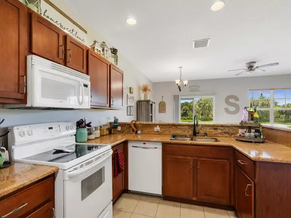 Fort Pierce, FL 34981,2536 Creekside DR