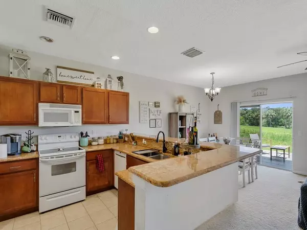 Fort Pierce, FL 34981,2536 Creekside DR