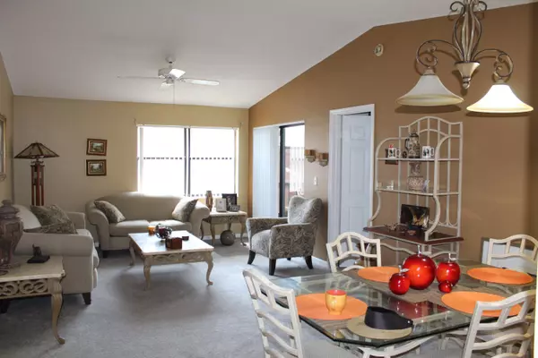 Lake Worth, FL 33467,7609 Tahiti LN 201