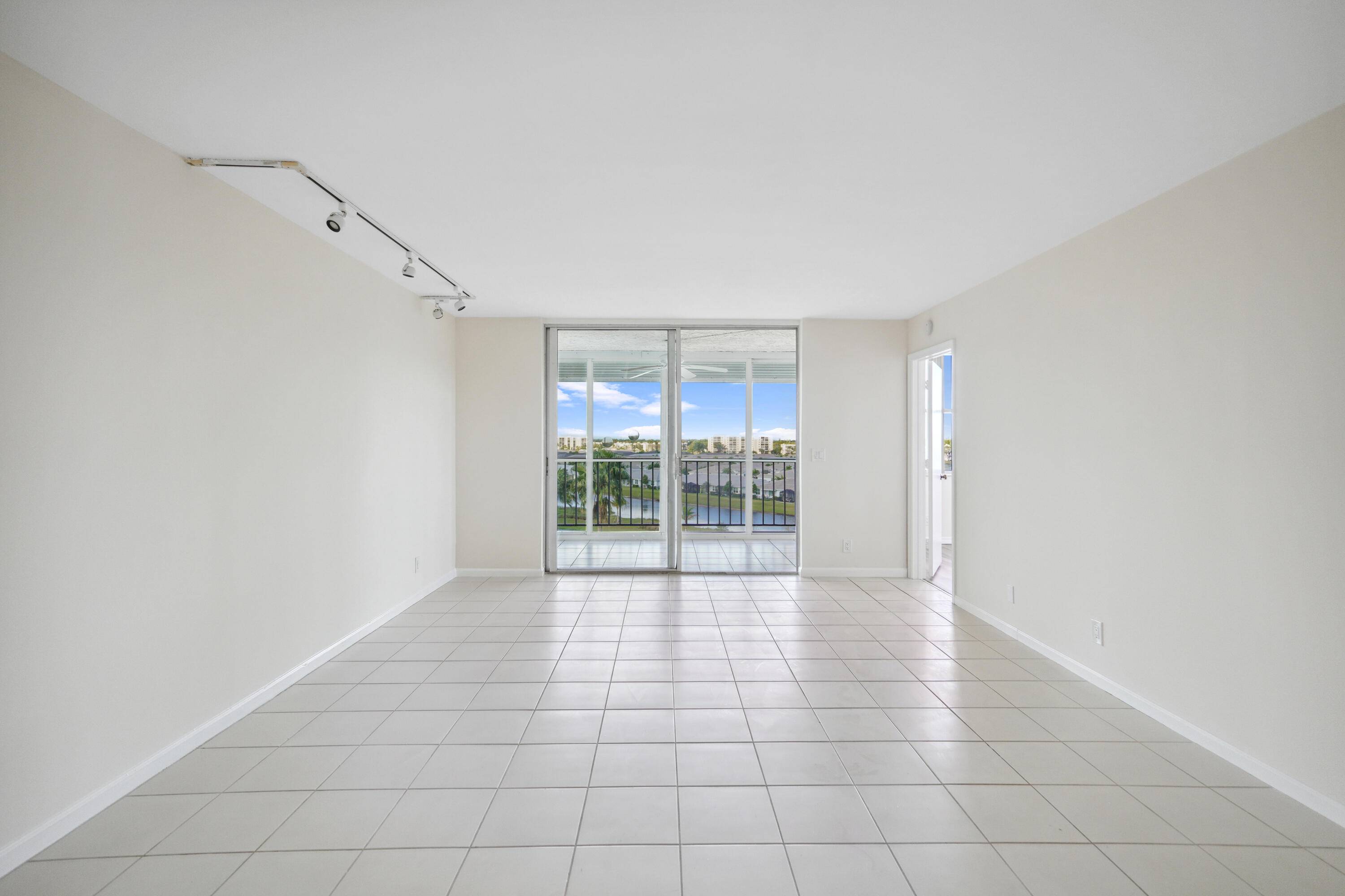 Delray Beach, FL 33446,14623 Bonaire BLVD 710