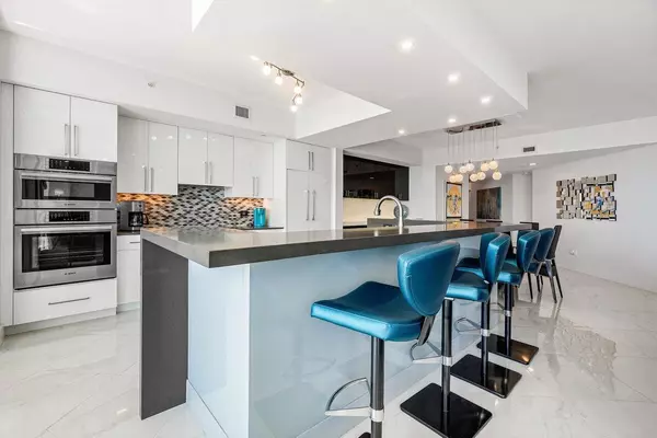 Riviera Beach, FL 33404,2640 Lake Shore DR 2307