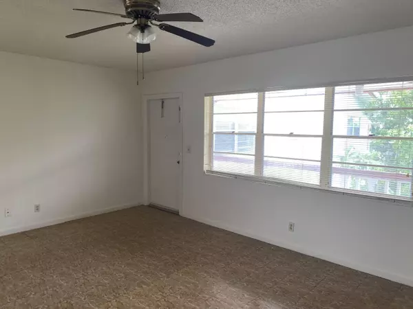 West Palm Beach, FL 33417,209 Norwich I 209