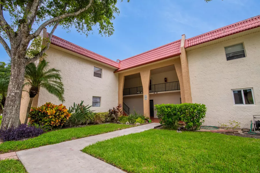 316 Lake Dora DR, West Palm Beach, FL 33411