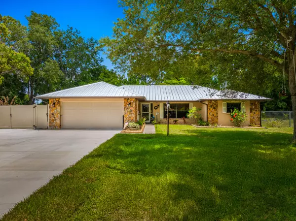 6008 Roland CT, Fort Pierce, FL 34951
