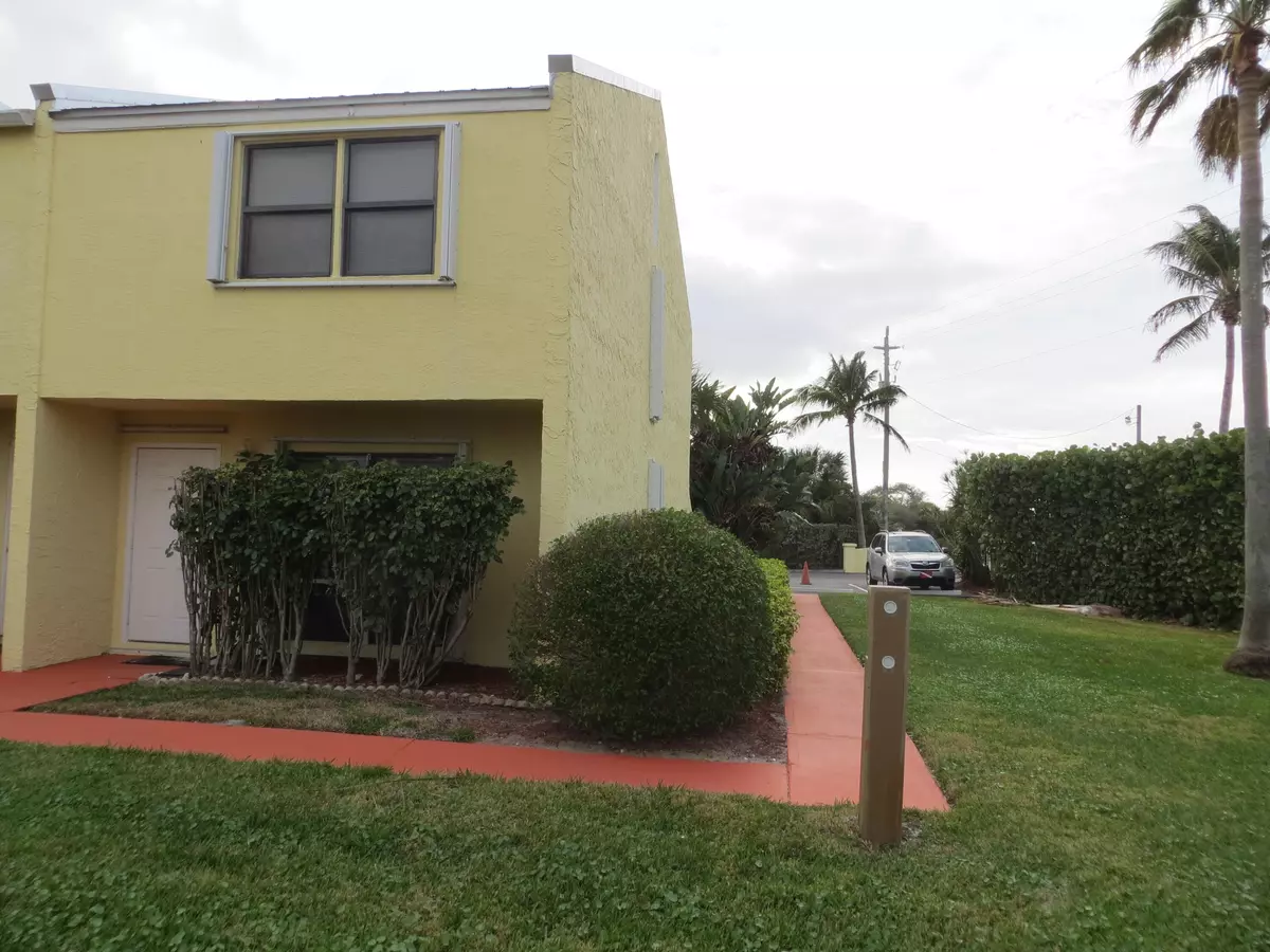 Hutchinson Island, FL 34949,2805 N Highway A1a G