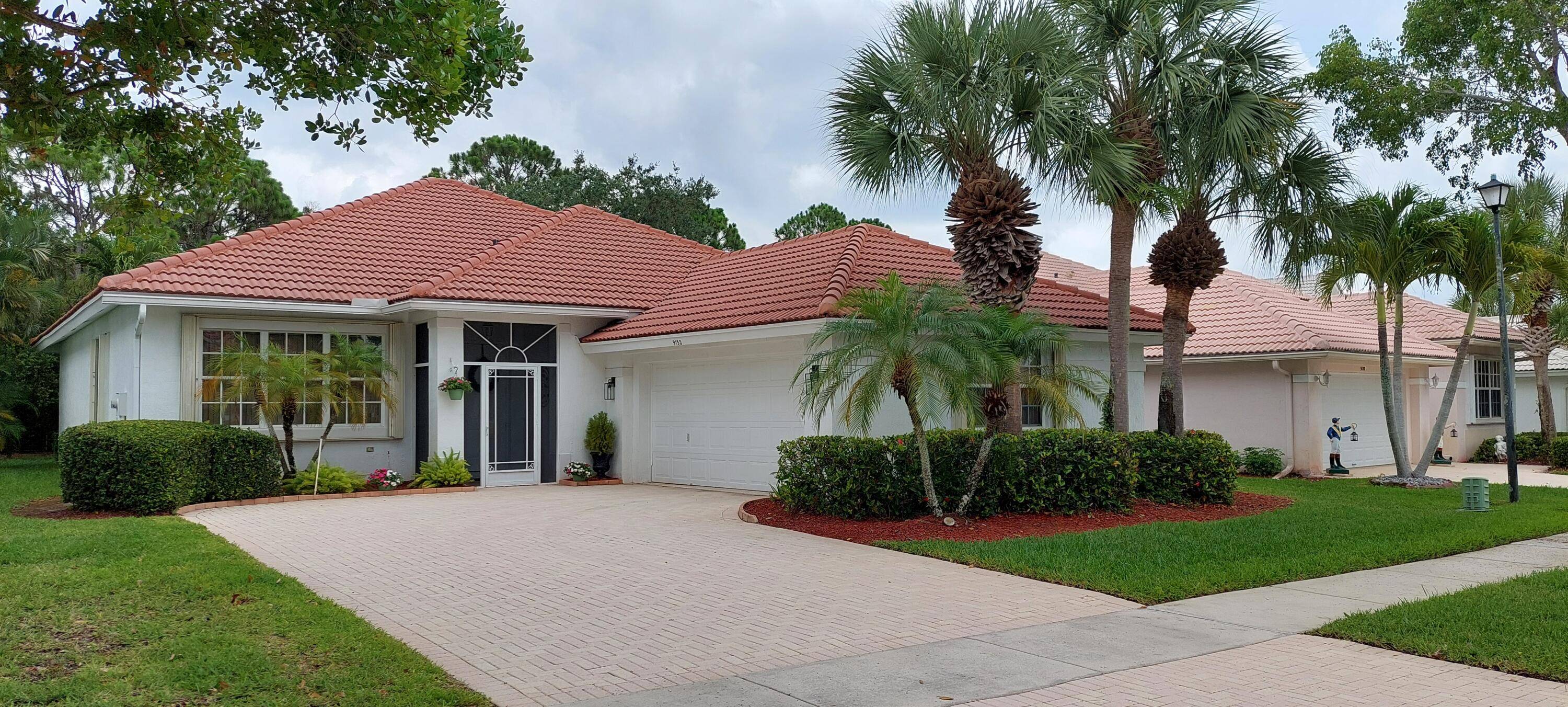 9132 Bay Harbour CIR, West Palm Beach, FL 33411