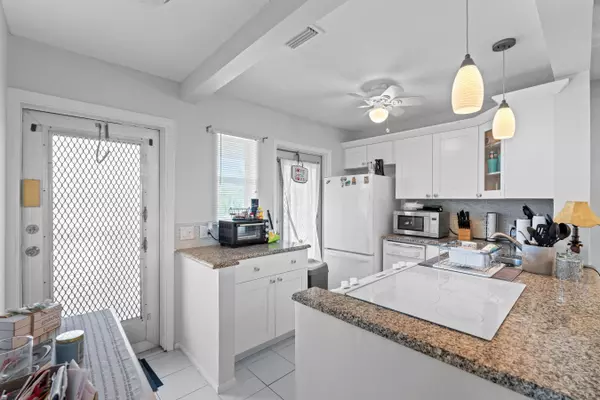 Boynton Beach, FL 33435,2121 NE 1st CT 202