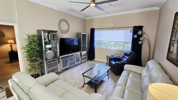 Tamarac, FL 33321,9587 Weldon CIR B414