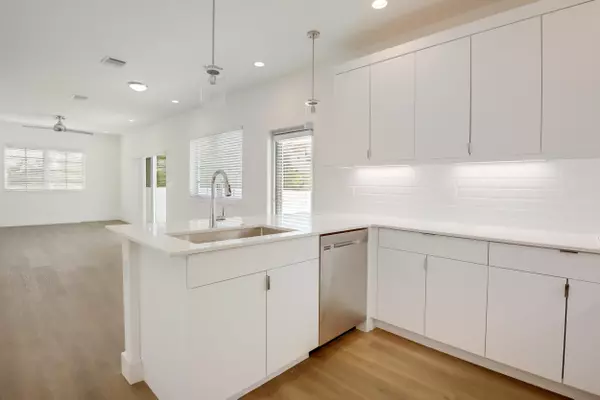 Lake Worth, FL 33460,211 S Ocean Breeze 1