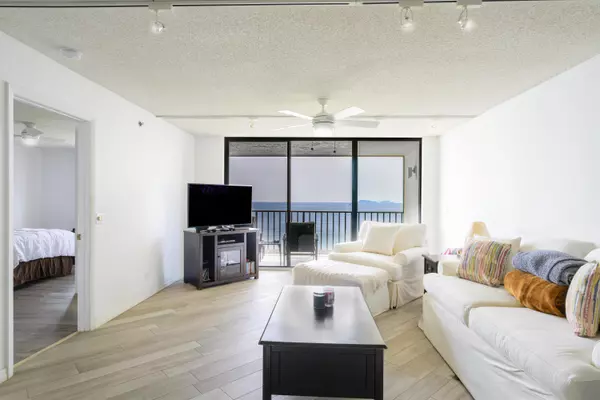 Hutchinson Island, FL 34949,3150 N Highway A1a 1002