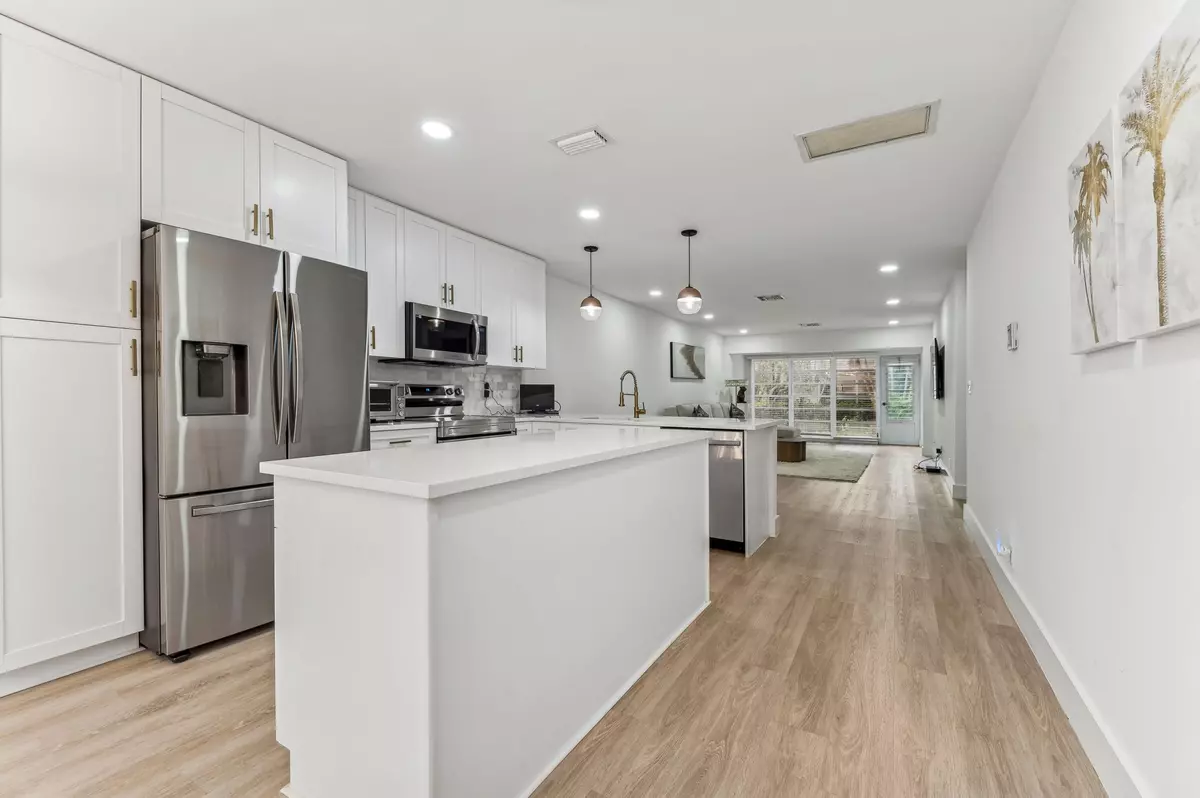 Delray Beach, FL 33484,13725 Flora PL D