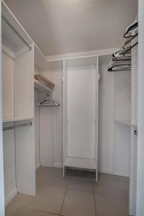 Pompano Beach, FL 33060,312 NW 18 CT