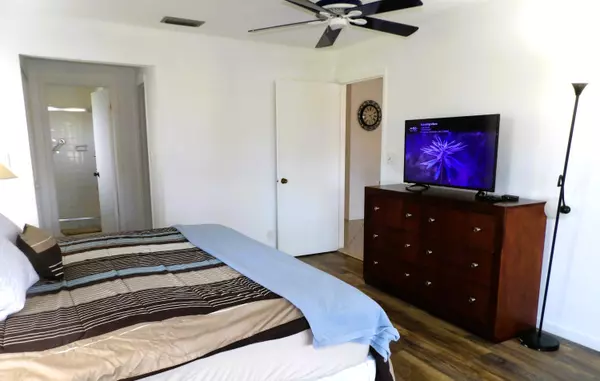 Delray Beach, FL 33484,13283 Pineapple Palm CT F