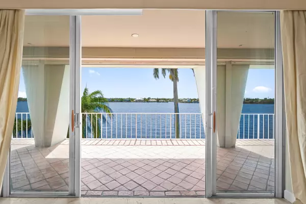 Palm Beach, FL 33480,2160 Ibis Isle RD 9