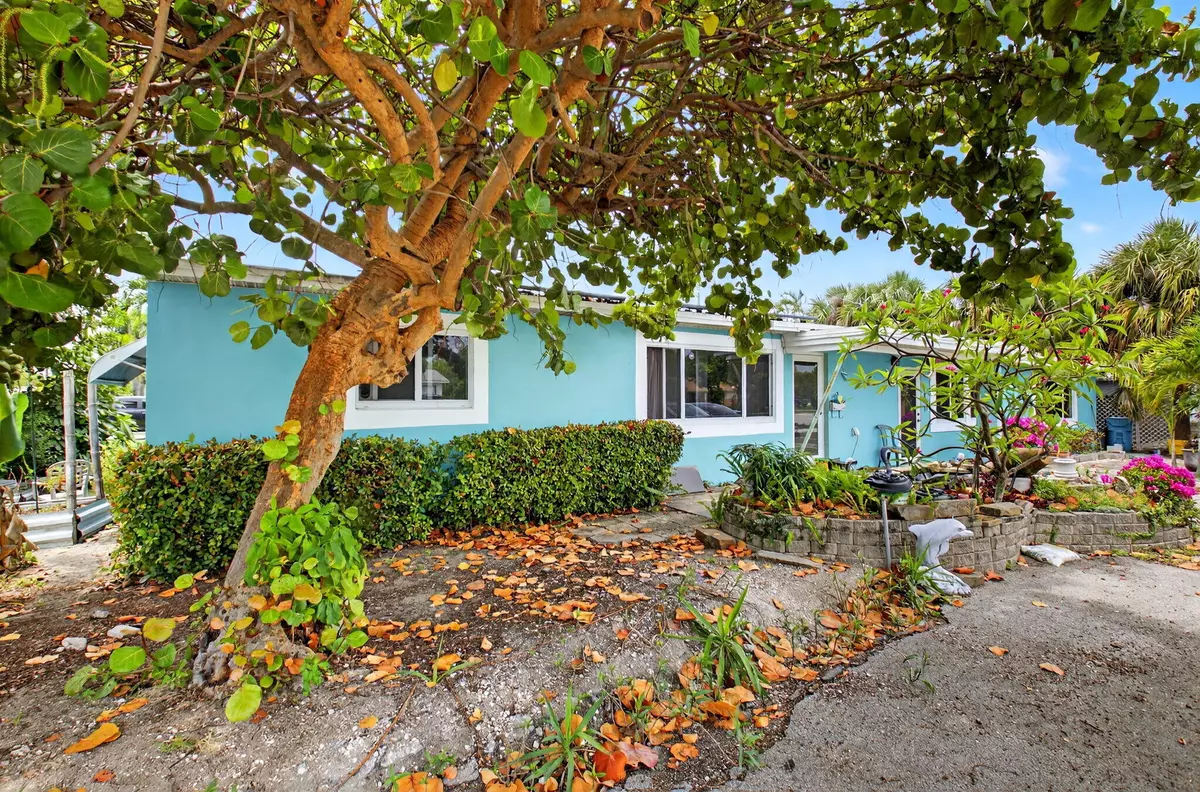 Boynton Beach, FL 33435,1115 S Seacrest BLVD