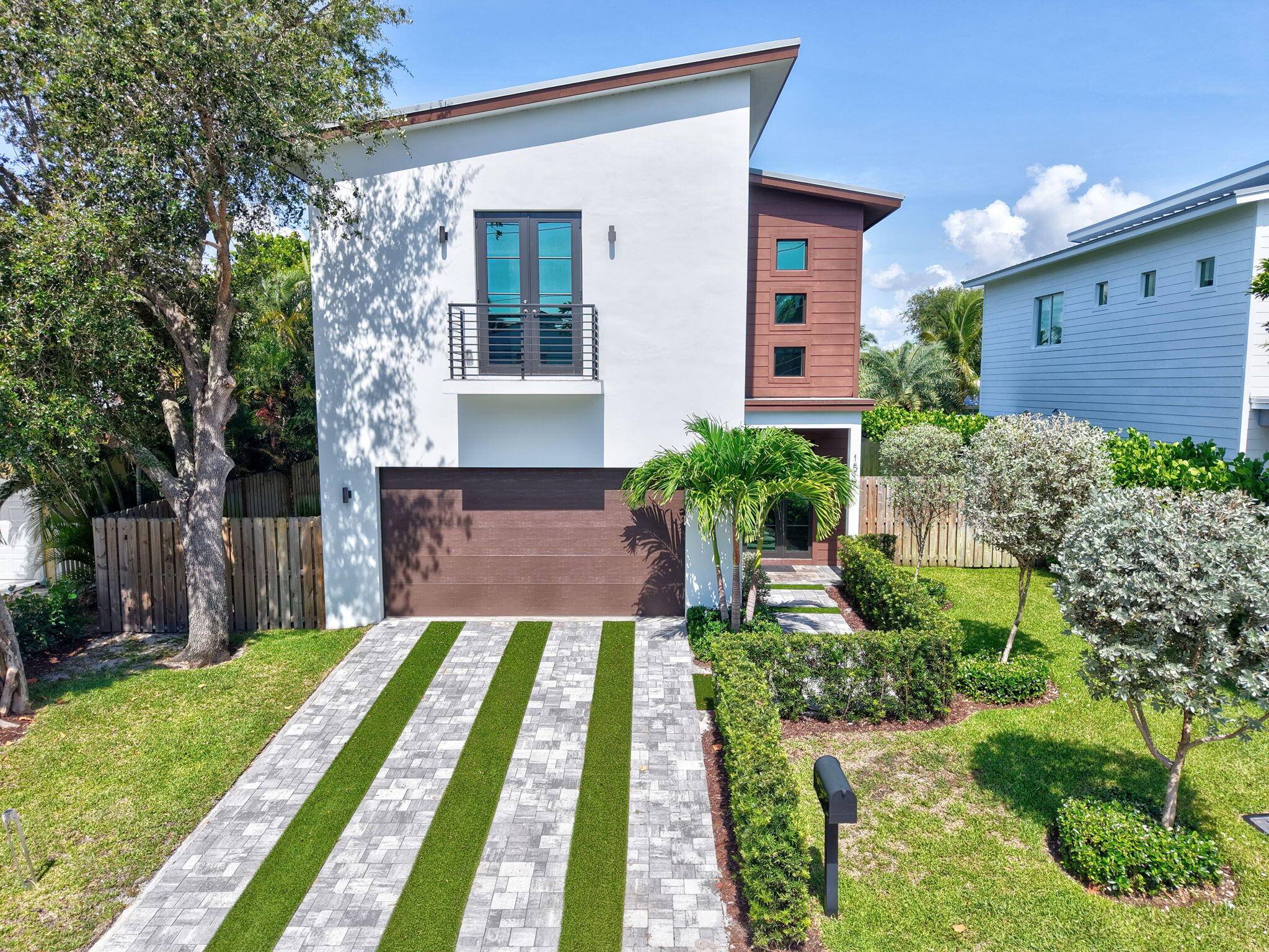 1517 N Lakeside DR, Lake Worth Beach, FL 33460