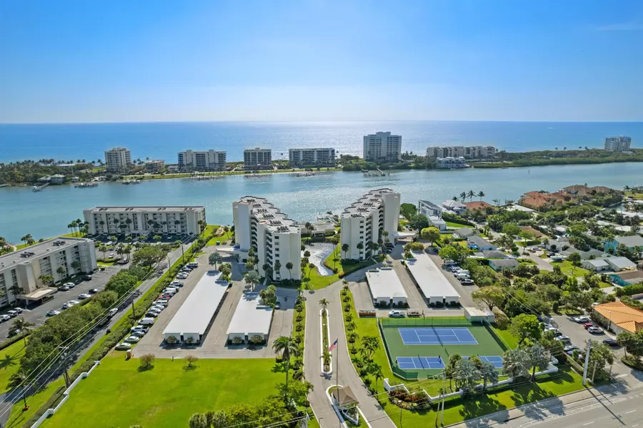 19800 Sandpointe Bay DR 202, Tequesta, FL 33469