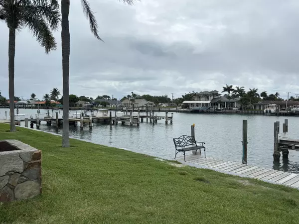 1309 Bayshore DR 104, Fort Pierce, FL 34949