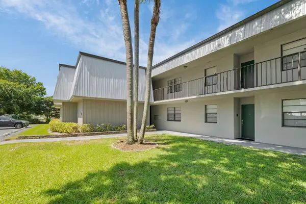 Fort Pierce, FL 34982,2517 S 17th ST 102