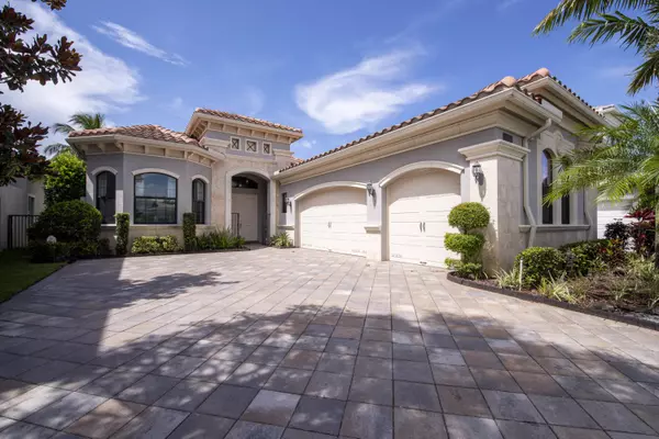 9759 Vitrail LN, Delray Beach, FL 33446