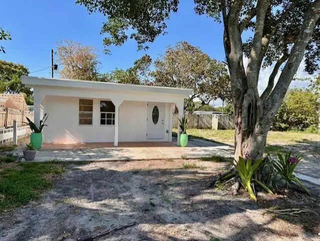 1134 Peak RD, Lake Worth, FL 33462