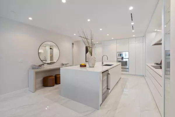 Boca Raton, FL 33432,220 SE Mizner BLVD 611